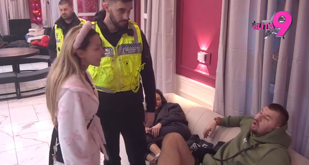 Veliki konflikt u Eliti:Aneli i Janjuš u žestokoj svađi, obezbeđenje reagovalo! Veliki konflikt u Eliti:Aneli i Janjuš u žestokoj svađi, obezbeđenje reagovalo!