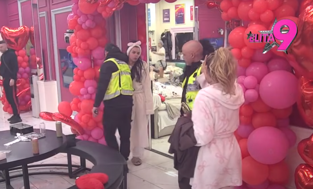 HAOS U KUĆI! Anita polila Aneli vodom – obezbjeđenje moralo hitno da reaguje! HAOS U KUĆI! Anita polila Aneli vodom – obezbjeđenje moralo hitno da reaguje!