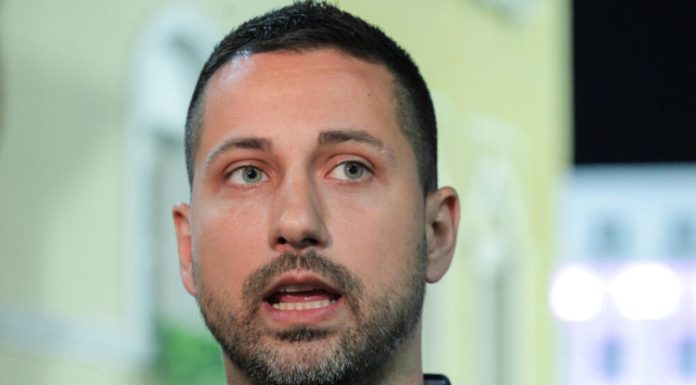 „Sramota i užas“ – Đedović jasno prozvao Milenu i Daču zbog Sofije „Sramota i užas“ – Đedović jasno prozvao Milenu i Daču zbog Sofije