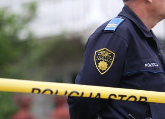 Ponovo nasilje nad starijima: 84-godšnjak pretučen na ulici, napadač nestao bez traga Ponovo nasilje nad starijima: 84-godšnjak pretučen na ulici, napadač nestao bez traga