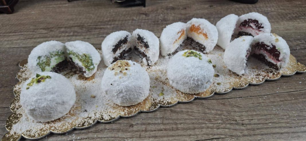 Raj za sladokusce: Domaće kokos kugle s iznenađujućim punjenjima Raj za sladokusce: Domaće kokos kugle s iznenađujućim punjenjima