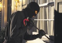 Drska provala uznemirila građane: Policija traga za kradljivcem PlayStationa Drska provala uznemirila građane: Policija traga za kradljivcem PlayStationa