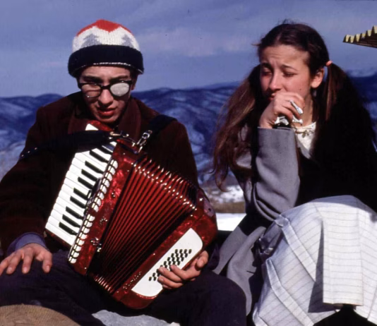 38 godina nakon kultnog filma: Kako danas živi glumica koja je prije toliko godina osvojila region Sinolička Trpkova i Davor Dujmović u sceni iz filma