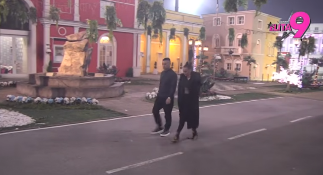 Pukla tikva zbog PIVA! Teodora ne može očima da gleda Bebicu – javno ga napljuvala! (VIDEO) Pukla tikva zbog PIVA! Teodora ne može očima da gleda Bebicu – javno ga napljuvala! (VIDEO)