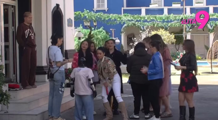 Neočekivani gost u Eliti: Robot Toša donio slatko iznenađenje i pokupio simpatije svih žena! Neočekivani gost u Eliti: Robot Toša donio slatko iznenađenje i pokupio simpatije svih žena!