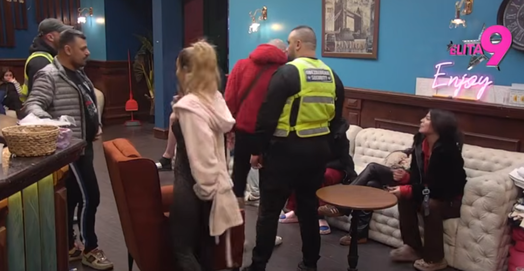 OPSADNO STANJE U MIĆINOM PABU: Aneli i Bora protiv cijele kuće – obezbjeđenje okružilo učesnike!