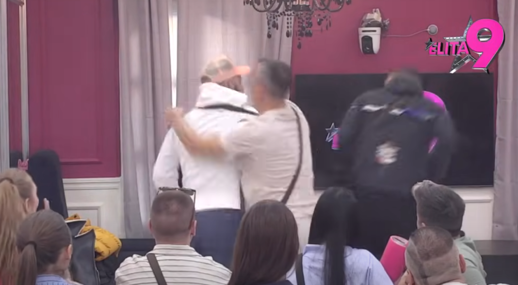 HITNA DISKVALIFIKACIJA U ELITI!! Luka Vujović opalio šamar Anđelu Rankoviću! 