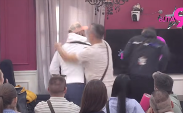 HITNA DISKVALIFIKACIJA U ELITI!! Luka Vujović opalio šamar Anđelu Rankoviću! “Imaš si*e kao žena, nosiš ženske papuče!” HITNA DISKVALIFIKACIJA U ELITI!! Luka Vujović opalio šamar Anđelu Rankoviću! "Imaš si*e kao žena, nosiš ženske papuče!"