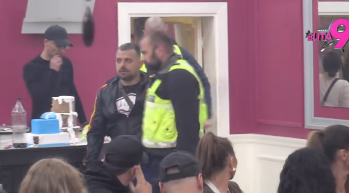 SKANDAL U PROGRAMU UŽIVO: Bora izgubio kontrolu pa skočio na Hanu, učesnici ga jedva zaustavili! SKANDAL U PROGRAMU UŽIVO: Bora izgubio kontrolu pa skočio na Hanu, učesnici ga jedva zaustavili!