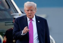 Dramatična poruka iz Washingtona: Trump pozvao Irance da preuzmu vlast Donald Trump govori tokom javnog obraćanja o situaciji u Iranu