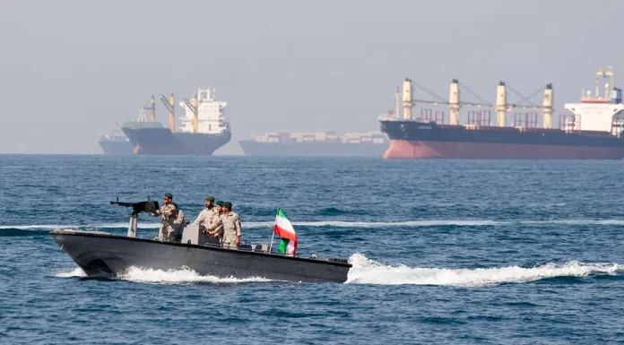 Iran prijeti potpunom blokadom nafte s Bliskog istoka: Trump najavljuje razornu vojnu odmazdu