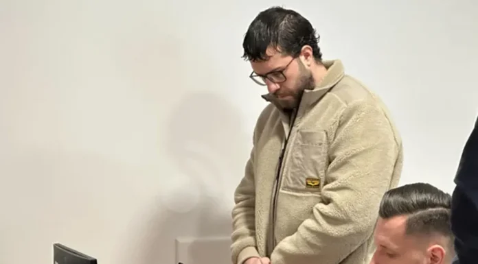 Presuda koja je potresla Tuzlu: Ahmed Kastrati dobio 10 godina za ubistvo Saše Vilušića Presuda koja je potresla Tuzlu: Ahmed Kastrati dobio 10 godina za ubistvo Saše Vilušića