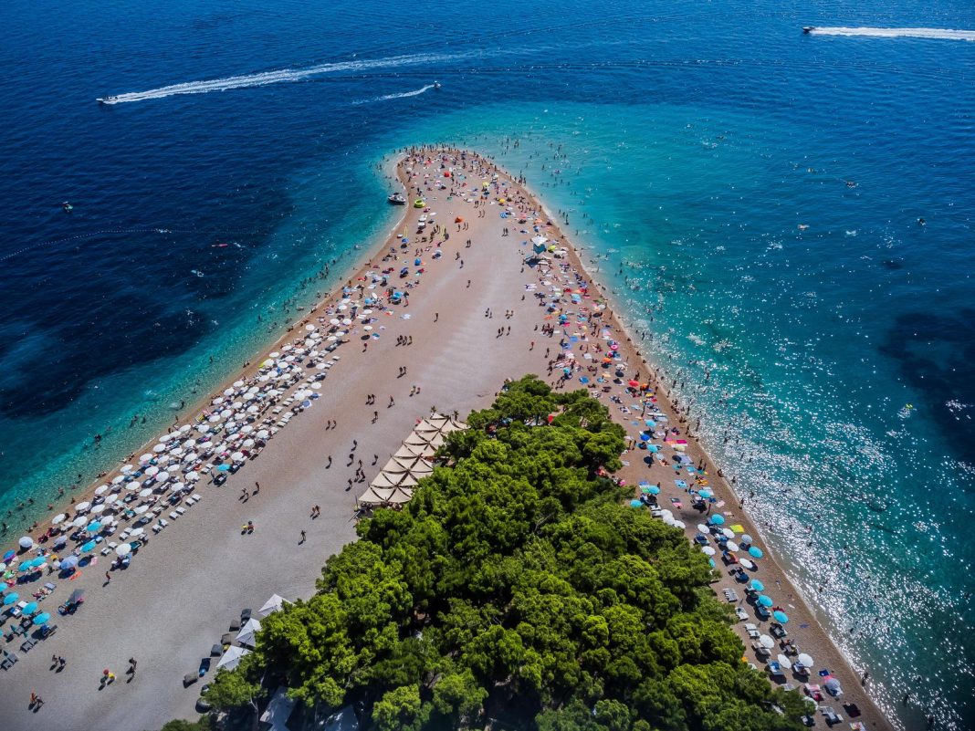 Zlatni rat je jedna od najpoznatijih hrvatskih plaža, a često završi na top listama najljepših na svijetu