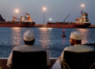 DRAMA U HORMUŠKOM TJESNACU: Kineski tanker okrenut pod pritiskom američke mornarice