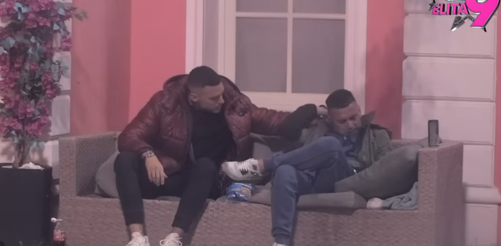 EMOTIVNI KRAH U RIJALITIJU! Bebica ne može da preboli Teodoru – suze i bol isplivali na površinu! EMOTIVNI KRAH U RIJALITIJU! Bebica ne može da preboli Teodoru – suze i bol isplivali na površinu!