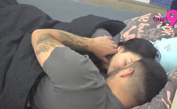 STRAST BEZ KOČNICE: Maja i Asmin razmjenjuju nježnosti dok Stanija gori od bijesa! (VIDEO) STRAST BEZ KOČNICE: Maja i Asmin razmjenjuju nježnosti dok Stanija gori od bijesa! (VIDEO)