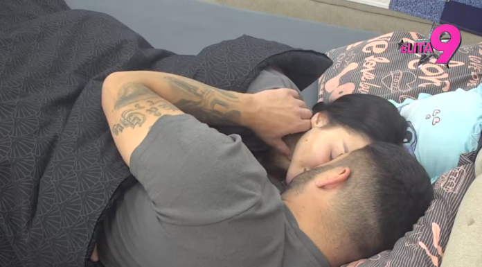 STRAST BEZ KOČNICE: Maja i Asmin razmjenjuju nježnosti dok Stanija gori od bijesa! (VIDEO) STRAST BEZ KOČNICE: Maja i Asmin razmjenjuju nježnosti dok Stanija gori od bijesa! (VIDEO)