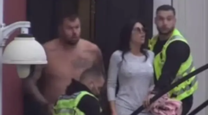 HITNA DISKVALIFIKACIJA!! Stanija fizički napala Uroša Stanića, on jeca od bolova, zahteva hitnu lekarsku pomoć HITNA DISKVALIFIKACIJA!! Stanija fizički napala Uroša Stanića, on jeca od bolova, zahteva hitnu lekarsku pomoć