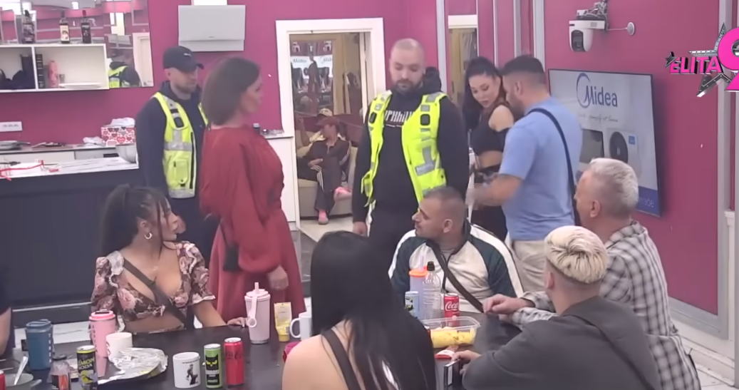 HAOS U RIJALITIJU: Kačavenda i Asmin u brutalnom okršaju – pljušte uvrede! HAOS U RIJALITIJU: Kačavenda i Asmin u brutalnom okršaju – pljušte uvrede!