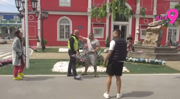 OBEZBEĐENJE NAPRAVILO ŽIVI ZID!!! Bora i Boginja u žestokom sukobu,pljušte uvrede OBEZBEĐENJE NAPRAVILO ŽIVI ZID!!! Bora i Boginja u žestokom sukobu,pljušte uvrede