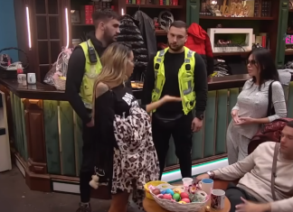 OBEZBEĐENJE ULETJELO KAO METAK! Haos u pabu – Aneli i Stanija u brutalnom okršaju! (VIDEO) OBEZBEĐENJE ULETJELO KAO METAK! Haos u pabu – Aneli i Stanija u brutalnom okršaju! (VIDEO)