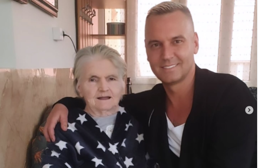 Vaskrs u domu Milana Miloševića: Tradicija, uspomene i tiha seta,emotivne fotografije objavio Vaskrs u domu Milana Miloševića: Tradicija, uspomene i tiha seta,emotivne fotografije objavio