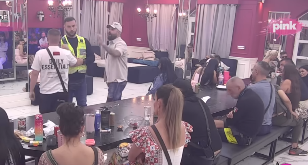 Drama pred kamerama: Luka Vujović žestoko nasrnuo na Daču tokom emisije Drama pred kamerama: Luka Vujović žestoko nasrnuo na Daču tokom emisije