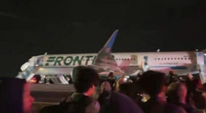 Tragedija na aerodromu: Muškarac Preskočio ogradu i stradao pod avionom,istraga u toku Tragedija na aerodromu : Muškarac Preskočio ogradu i stradao pod avionom,istraga u toku