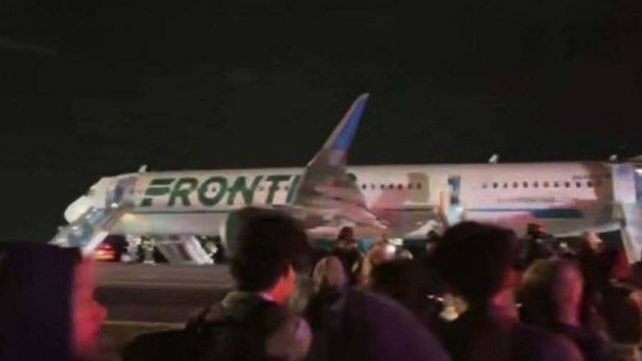 Tragedija na aerodromu : Muškarac Preskočio ogradu i stradao pod avionom,istraga u toku Tragedija na aerodromu : Muškarac Preskočio ogradu i stradao pod avionom,istraga u toku