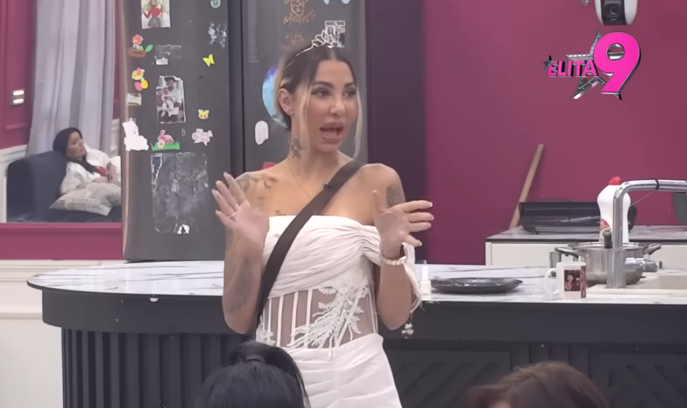 Drama u Eliti! Aneli pokušala pobjeći s imanja, Obezbeđenje hitno reagovalo Drama u Eliti! Aneli pokušala pobjeći s imanja, Obezbeđenje hitno reagovalo