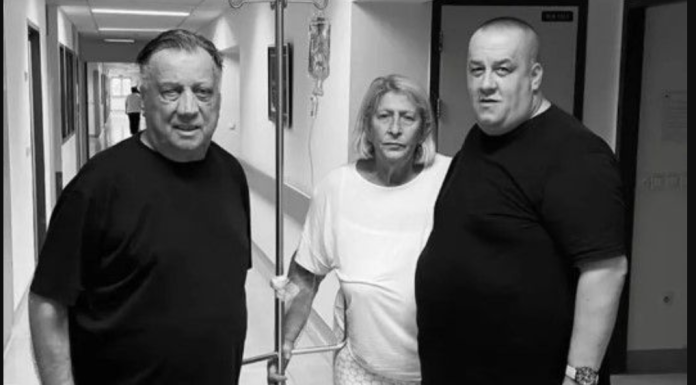 “OSTADOH SAM…” Potresna objava sina Halida i Sejde Bešlić rasplakala region "OSTADOH SAM..." Potresna objava sina Halida i Sejde Bešlić rasplakala region