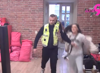 HAOS U CIK ZORE! Bora Santana polio Anastasijine stvari domestosom,obezbeđenje napravilo živi zid! (VIDEO) HAOS U CIK ZORE! Bora Santana polio Anastasijine stvari domestosom,obezbeđenje napravilo živi zid! (VIDEO)