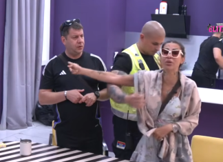 BESNA ANELI NASRNULA NA IVANA! Obezbeđenje hitno reagovalo, nastao haos u Beloj kući BESNA ANELI NASRNULA NA IVANA! Obezbeđenje hitno reagovalo, nastao haos u Beloj kući