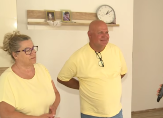 EKSKLUZIVNO IZ CAZINA! Majka Asmina Durdžića otkrila detalje porodičnog života koje javnost nije znala EKSKLUZIVNO IZ CAZINA! Majka Asmina Durdžića otkrila detalje porodičnog života koje javnost nije znala