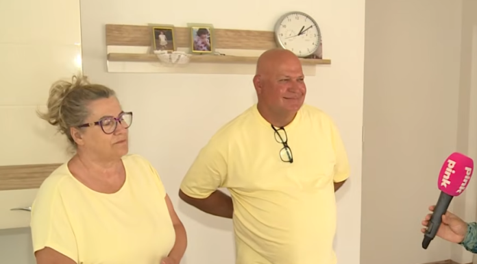 EKSKLUZIVNO IZ CAZINA! Majka Asmina Durdžića otkrila detalje porodičnog života koje javnost nije znala EKSKLUZIVNO IZ CAZINA! Majka Asmina Durdžića otkrila detalje porodičnog života koje javnost nije znala
