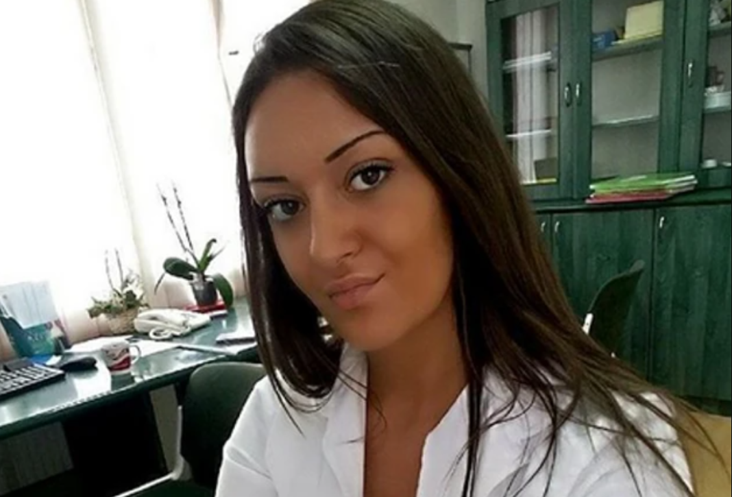 SVI SU JOJ PREDVIĐALI VELIKU KARIJERU, A ONA JE IZABRALA DA BUDE DOKTORICA! Evo kako danas izgleda Dajana Penezić SVI SU JOJ PREDVIĐALI VELIKU KARIJERU, A ONA JE IZABRALA DA BUDE DOKTORICA! Evo kako danas izgleda Dajana Penezić