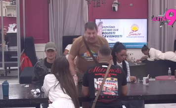 Žestok okršaj u ELITI: Ivan Marinković i Anđelo Ranković razmijenili brutalne uvrede, pomenuta i porodica Žestok okršaj u ELITI: Ivan Marinković i Anđelo Ranković razmijenili brutalne uvrede, pomenuta i porodica