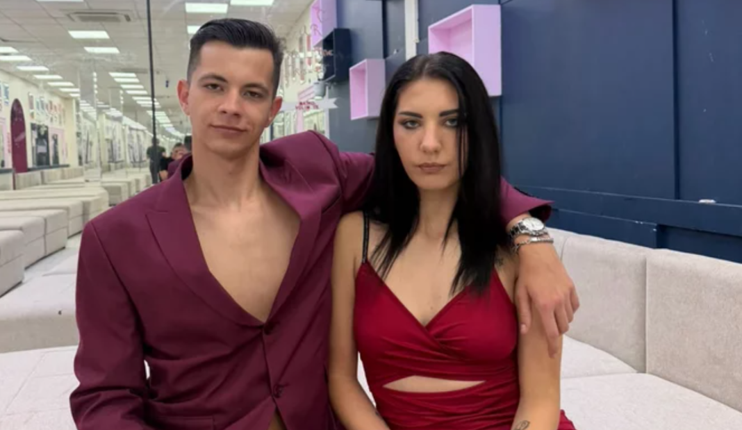 Emotivne scene nakon Elite 9: Nerio u zagrljaju kćerke Arije, a onda progovorio o majci Siti Ahmić Emotivne scene nakon Elite 9: Nerio u zagrljaju kćerke Arije, a onda progovorio o majci Siti Ahmić