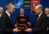 Erdogan iznenadio lidere NATO-a: Svakom poklonio pištolj i bojevu municiju