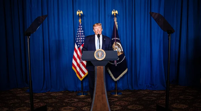 “Zaista velike vijesti”: Trump ponovo otvara priču o izborima iz 2020.