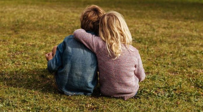 ISTINITE PRIČE!! Imao je samo 12 godina kada je izgubio majku: Tek godinama kasnije otkrio kakvu je žrtvu podnijela njegova sestra Imao je samo 12 godina kada je izgubio majku: Tek godinama kasnije otkrio kakvu je žrtvu podnijela njegova sestra