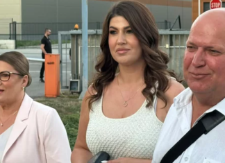 „UMALO SMO DOŽIVJELI INFARKT!“ Mustafa otkrio kako su Durdžići reagovali nakon što je Asmin konačno zagrlio Noru „UMALO SMO DOŽIVJELI INFARKT!“ Mustafa otkrio kako su Durdžići reagovali nakon što je Asmin konačno zagrlio Noru