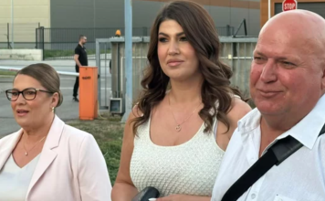 „UMALO SMO DOŽIVJELI INFARKT!“ Mustafa otkrio kako su Durdžići reagovali nakon što je Asmin konačno zagrlio Noru „UMALO SMO DOŽIVJELI INFARKT!“ Mustafa otkrio kako su Durdžići reagovali nakon što je Asmin konačno zagrlio Noru