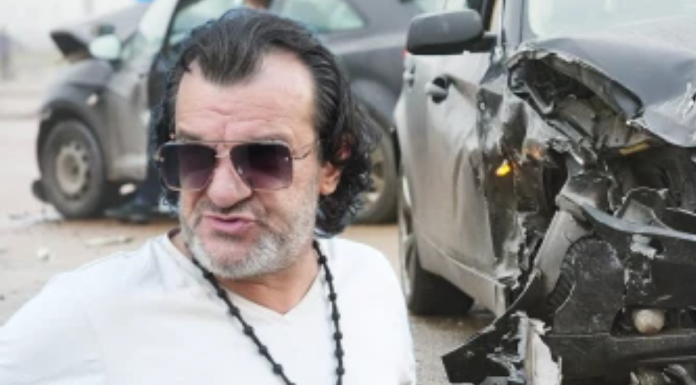 JEZIVA DRAMA PRED KONCERT: Aca Lukas doživio saobraćajnu nesreću, rampa pala na automobil i razbila šoferšajbnu JEZIVA DRAMA PRED KONCERT: Aca Lukas doživio saobraćajnu nesreću, rampa pala na automobil i razbila šoferšajbnu