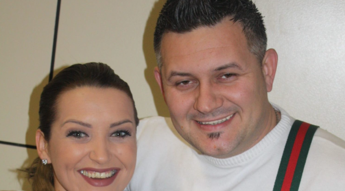 Nova drama Pjevačice Aldine Bajić: Tvrdi da prima prijetnje i trpi pritiske, javno zatražila zaštitu za sebe i dijete Nova drama Pjevačice Aldine Bajić: Tvrdi da prima prijetnje i trpi pritiske, javno zatražila zaštitu za sebe i dijete