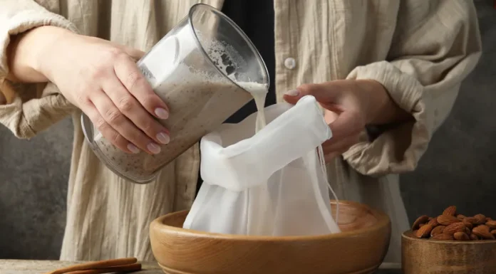 Recept koji osvaja domaćinstva: Biljno mlijeko bez aditiva i konzervansa gotovo za nekoliko minuta Recept koji osvaja domaćinstva Biljno mlijeko bez aditiva i konzervansa gotovo za nekoliko minuta