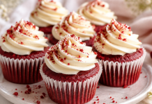 Red Velvet mafini koji osvajaju na prvi zalogaj: Mekani, sočni i neodoljivo kremasti