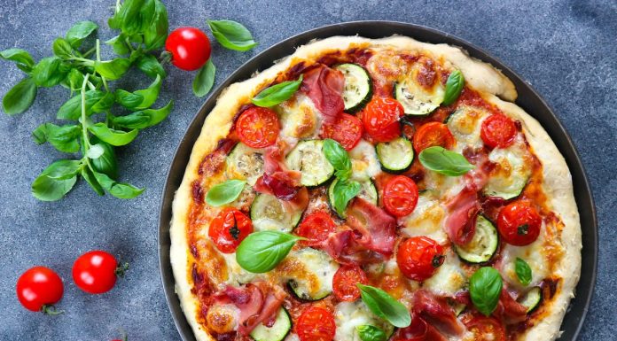 PIZZA BEZ BRAŠNA I KVASCA: Ovaj fit recept gotov je za nekoliko minuta, a pun je proteina! PIZZA BEZ BRAŠNA I KVASCA: Ovaj fit recept gotov je za nekoliko minuta, a pun je proteina!