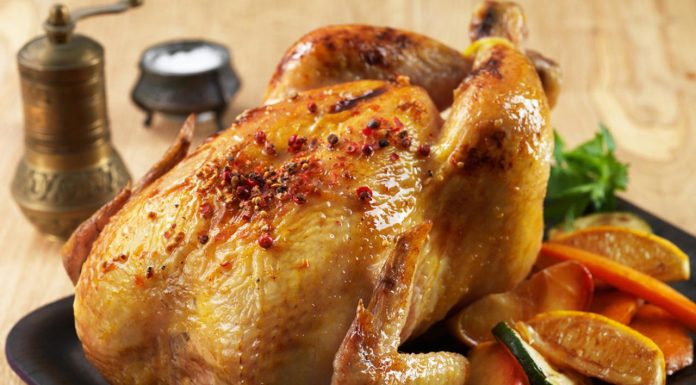 Čuveni chef otkrio greške zbog kojih pečena piletina bude suha: Ove detalje mnogi preskaču Čuveni chef otkrio greške zbog kojih pečena piletina bude suha: Ove detalje mnogi preskaču