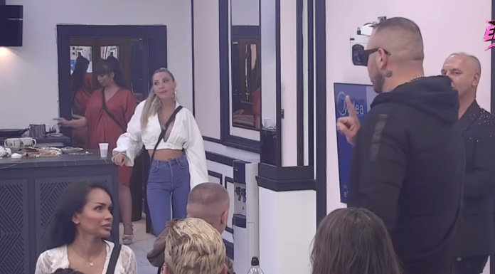 ČELNIK DONEO ODLUKU! Aneli Ahmić u cik zore napustila Belu kuću ČELNIK DONEO ODLUKU! Aneli Ahmić u cik zore napustila Belu kuću